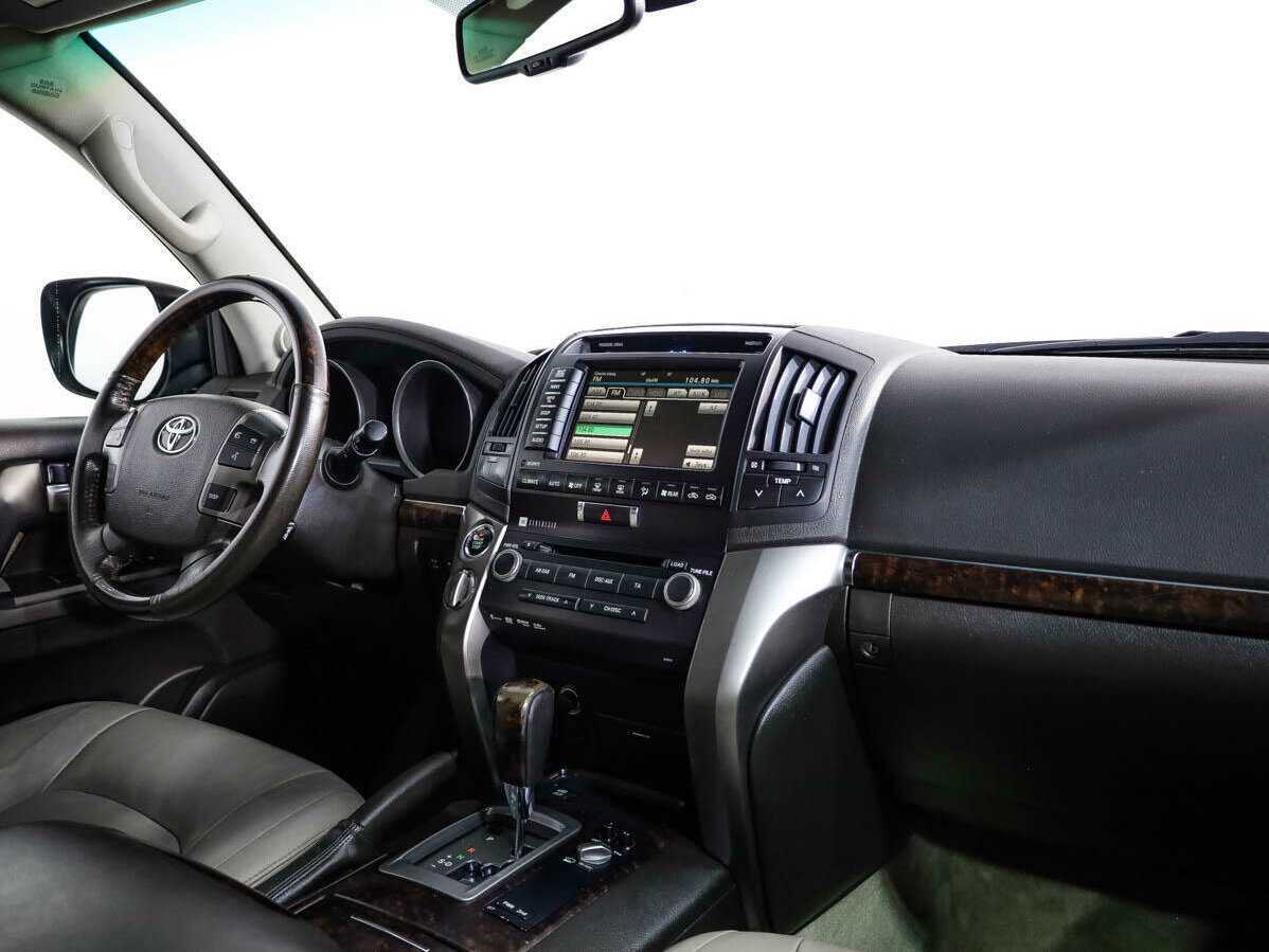 Toyota Land Cruiser 2010