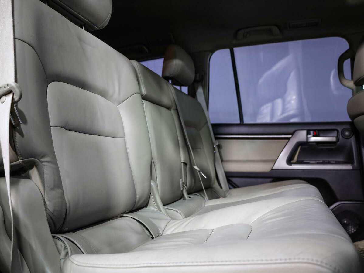 Toyota Land Cruiser 2010