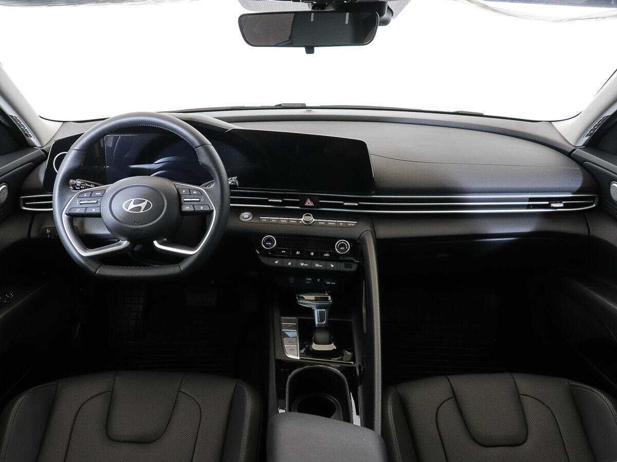 Hyundai Elantra 2024