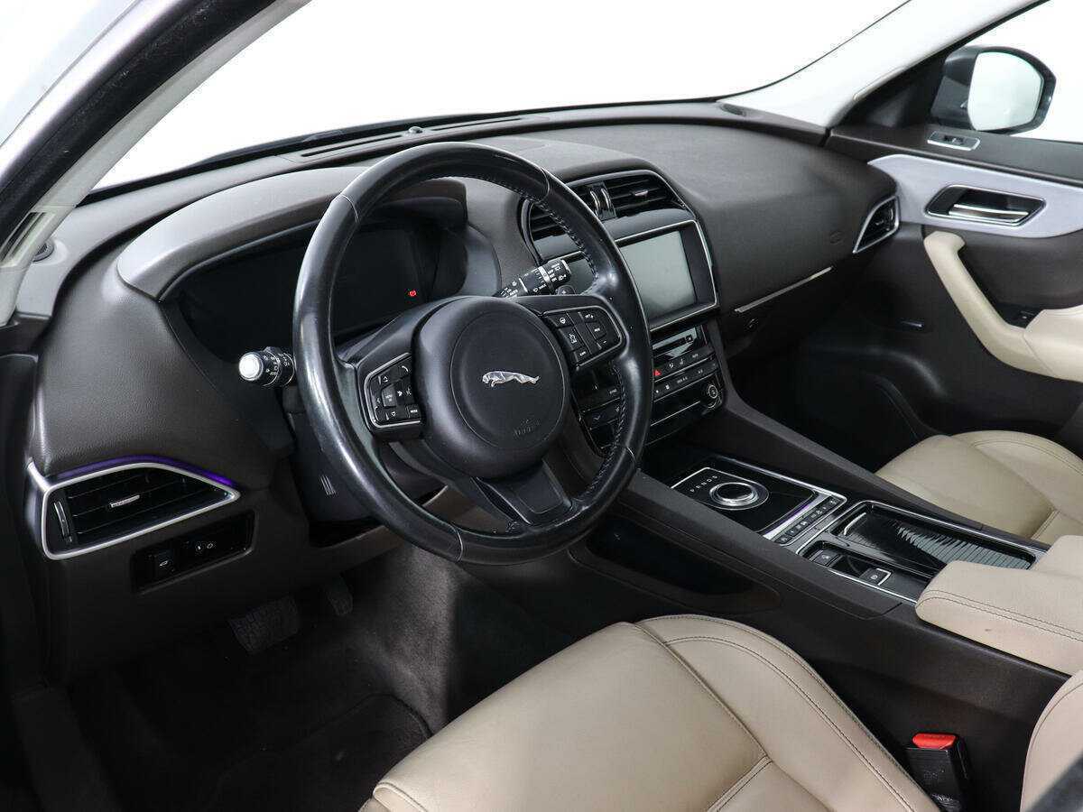 Jaguar F-Pace 2016