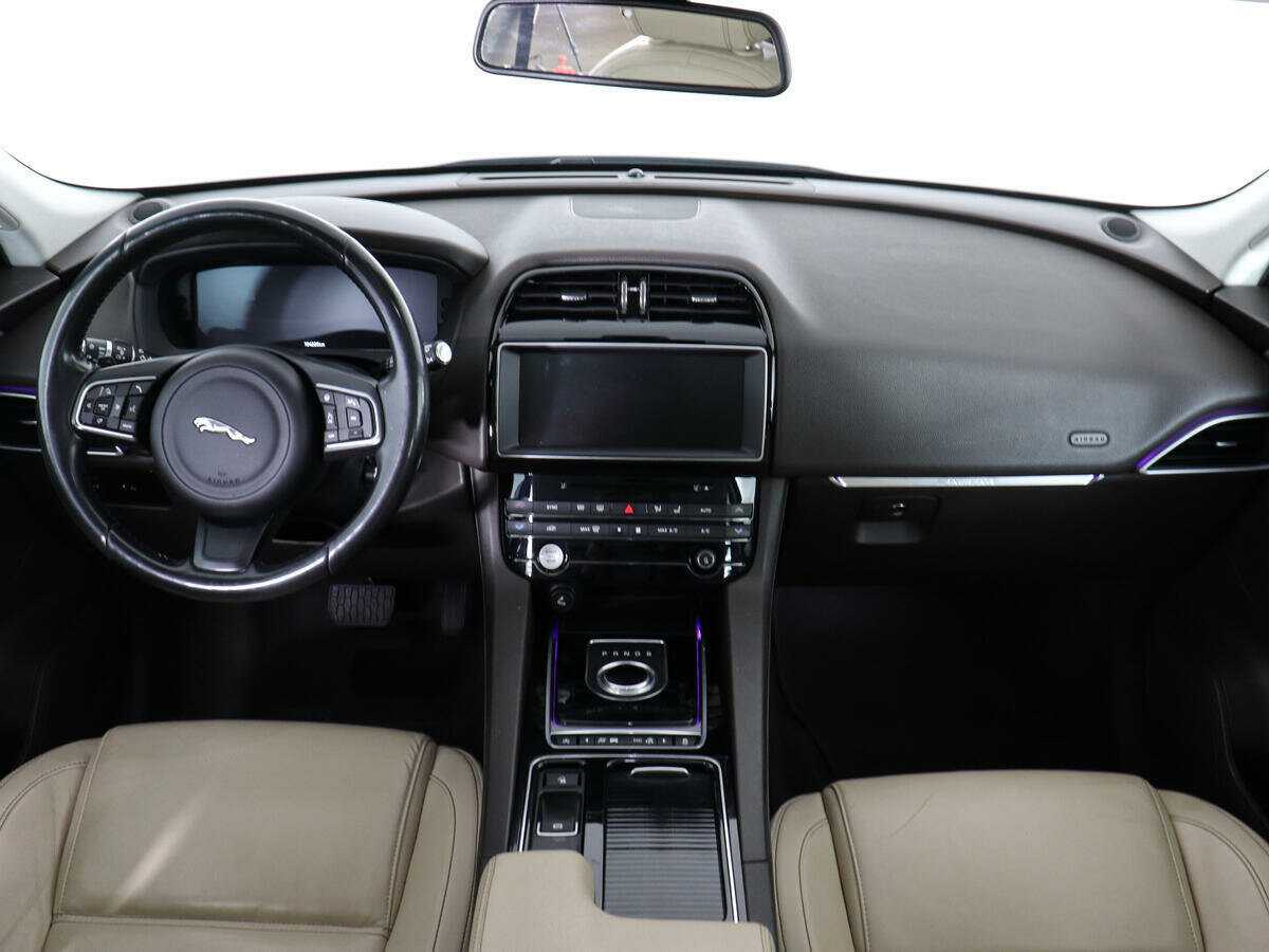Jaguar F-Pace 2016