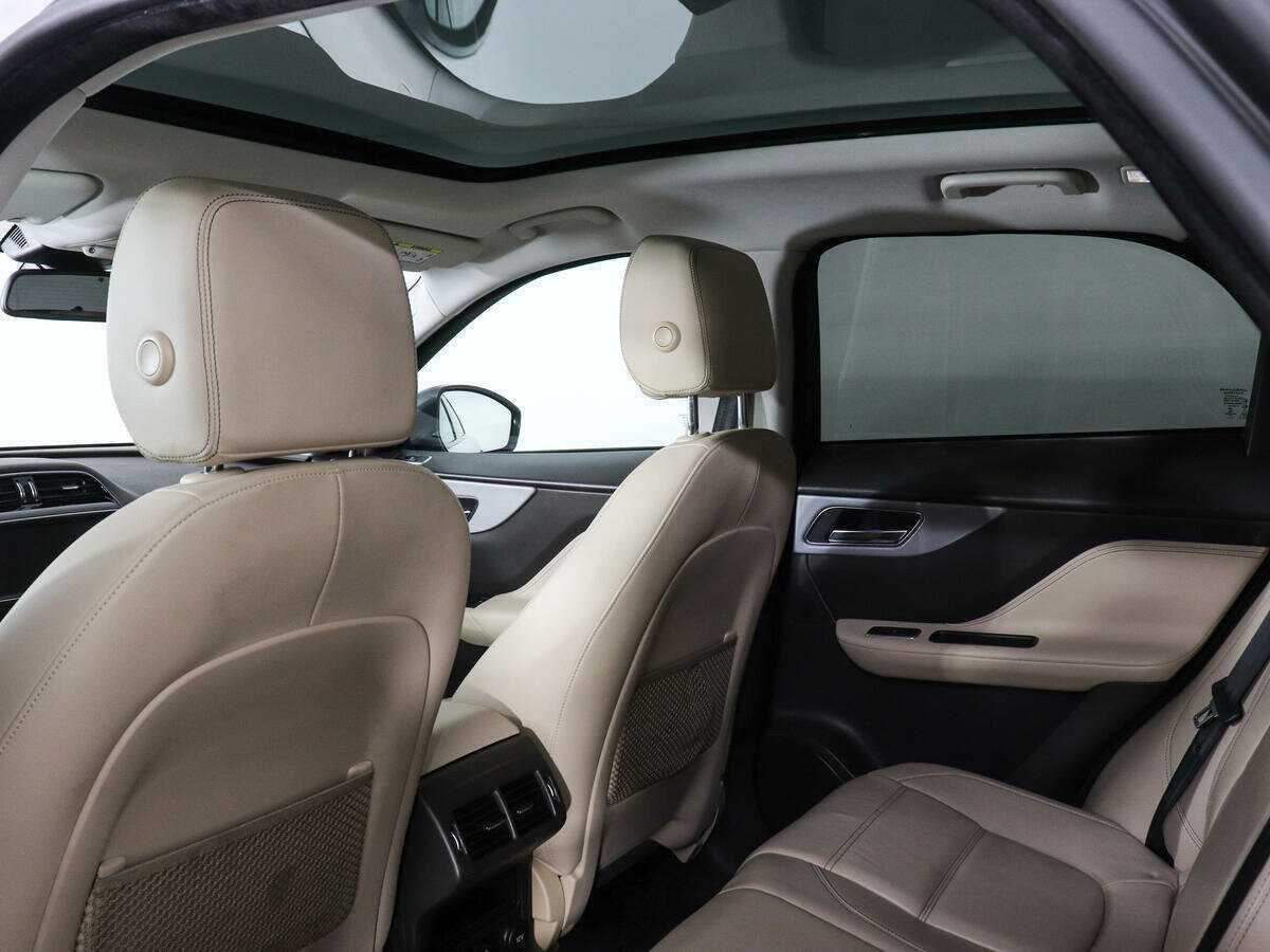 Jaguar F-Pace 2016