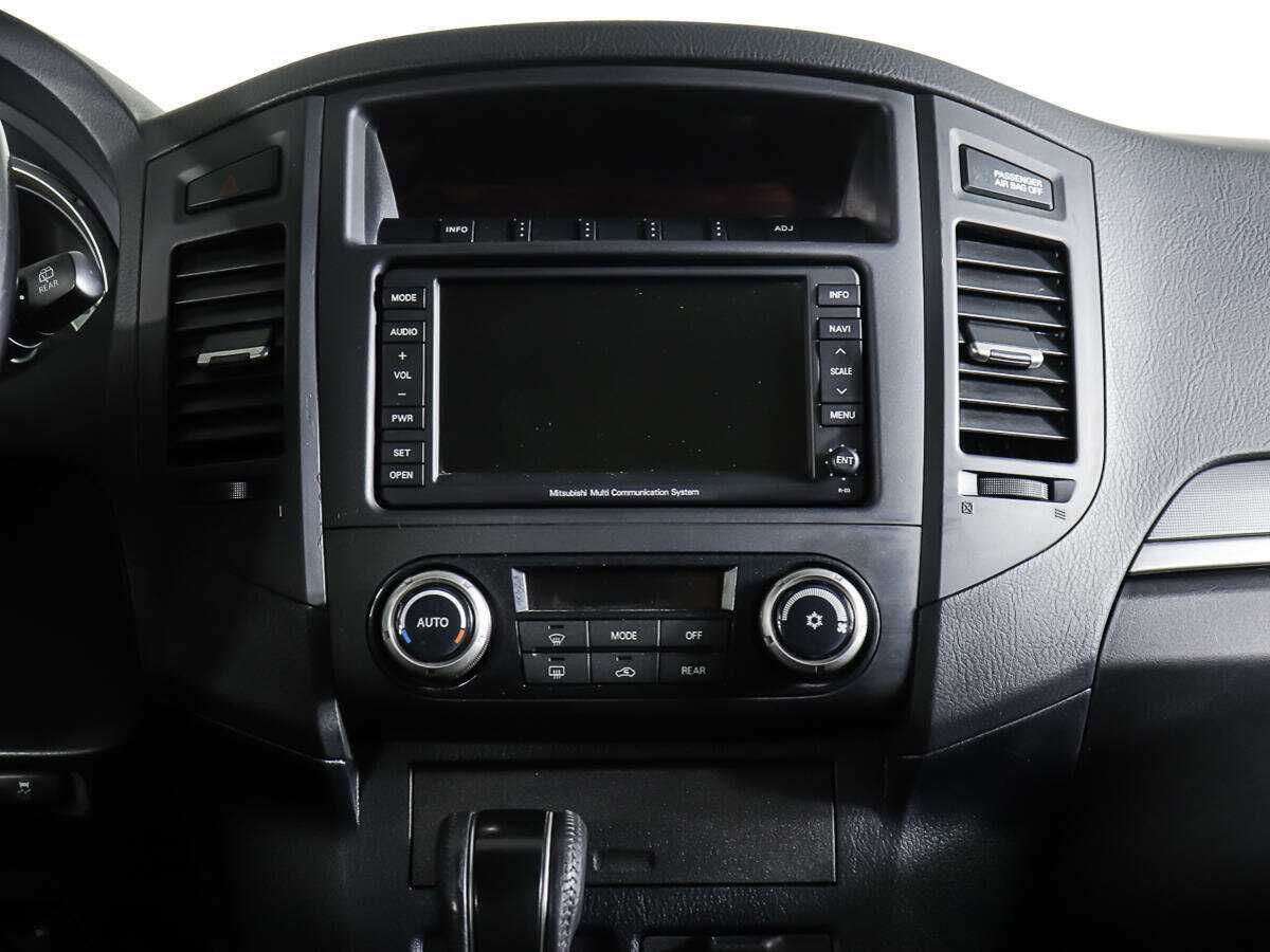 Mitsubishi Pajero 2012