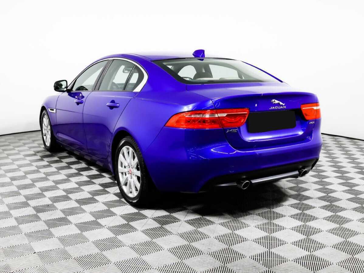 Jaguar XE