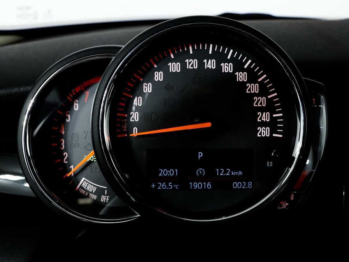 Mini Hatch 2019