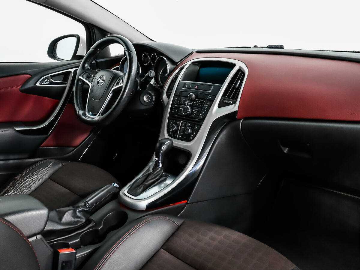 Opel Astra 2012