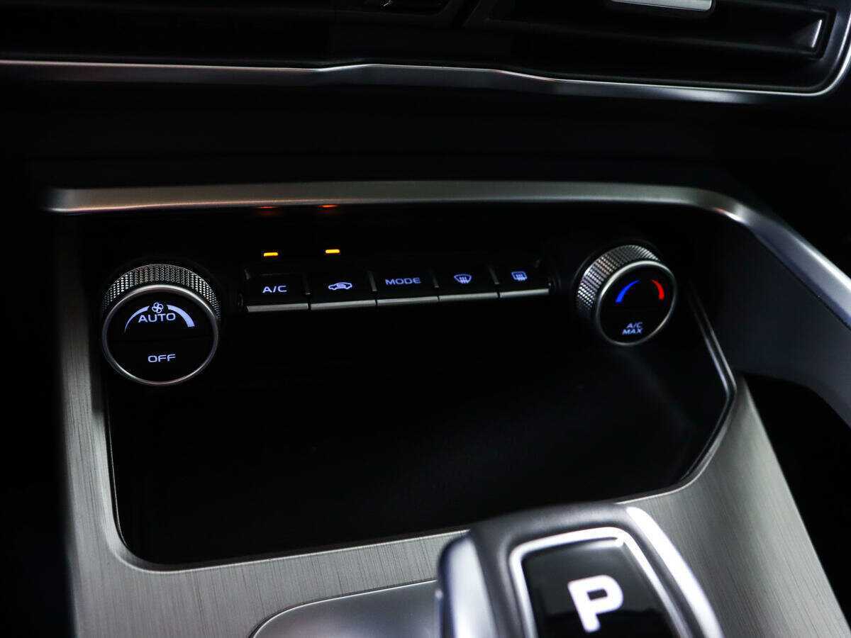 Geely Coolray 2021