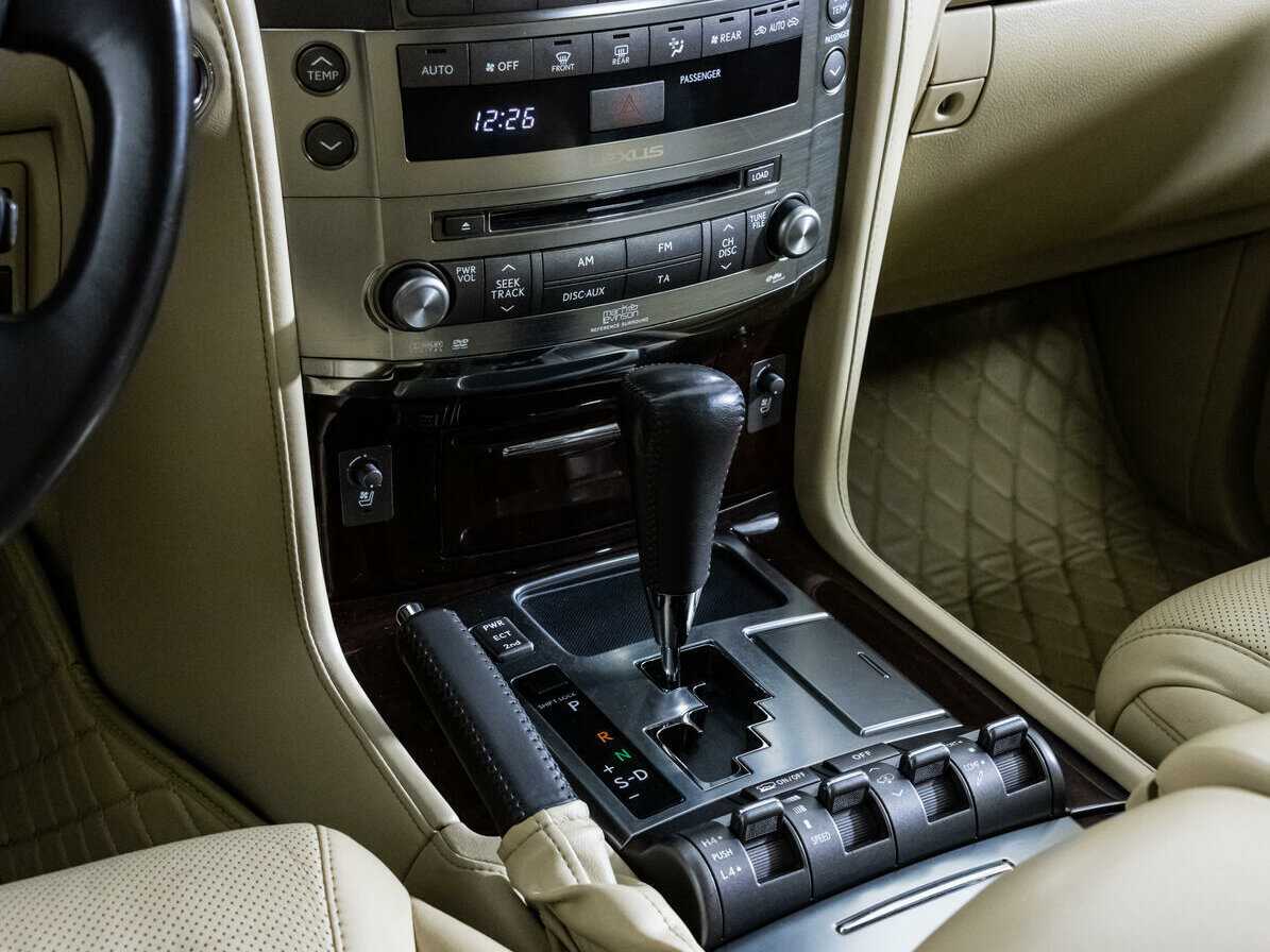 Lexus LX 2008
