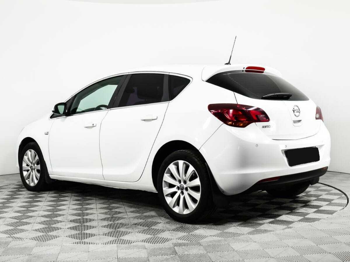 Opel Astra 2012