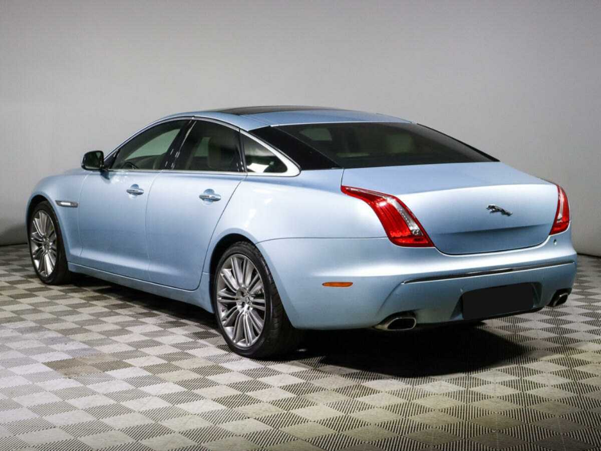 Jaguar XJ