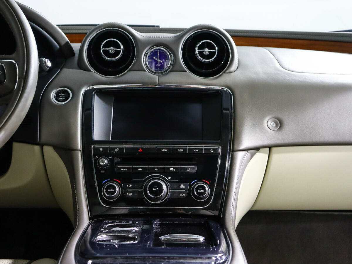 Jaguar XJ 2012