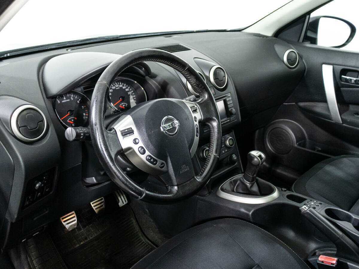 Nissan Qashqai+2 2010