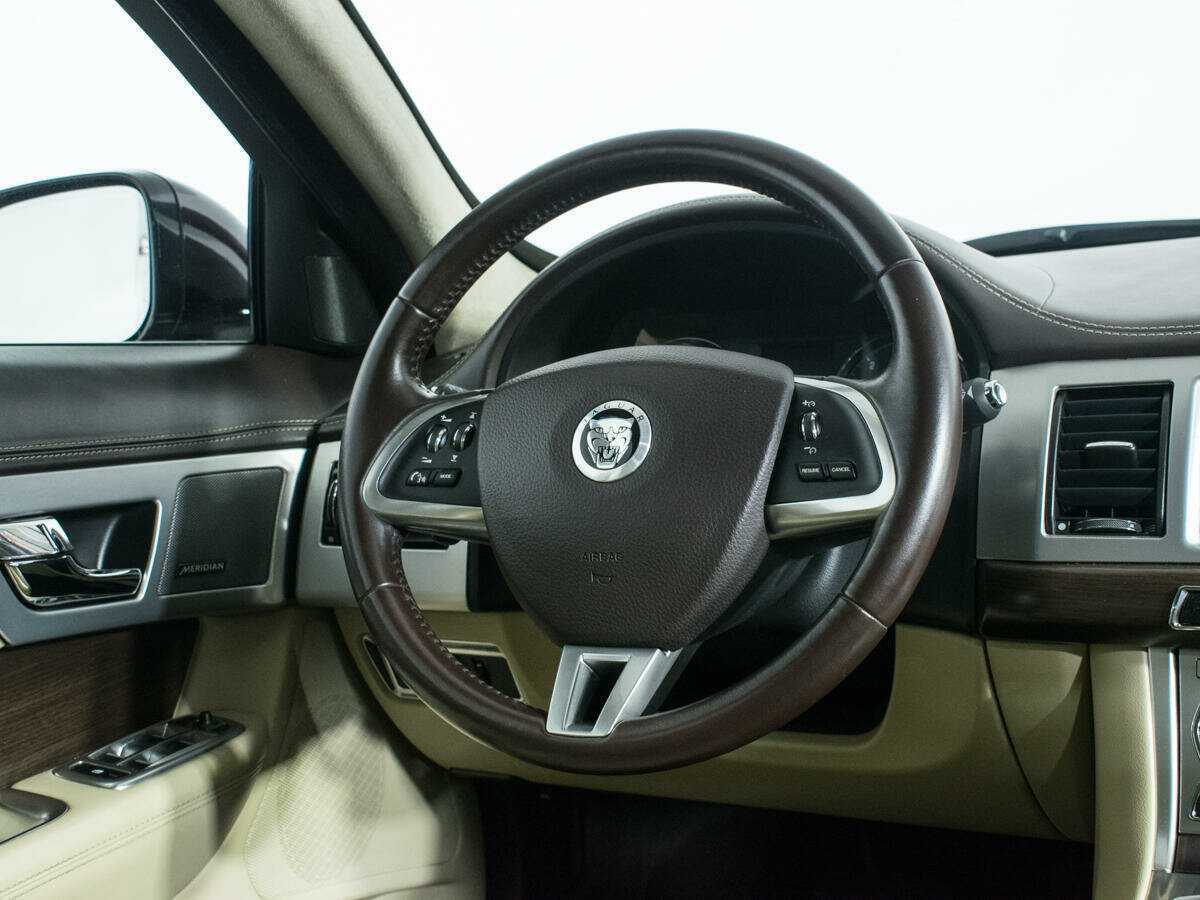 Jaguar XF 2013