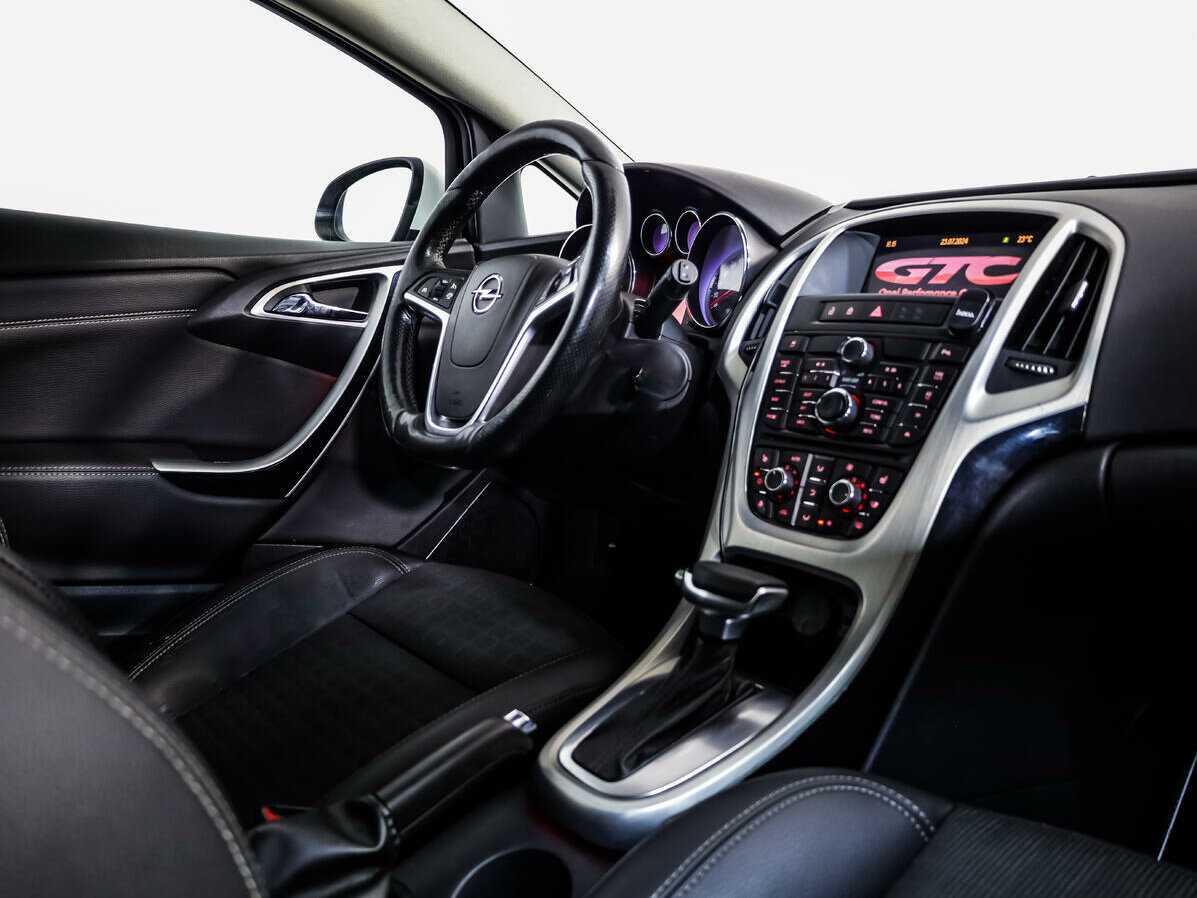 Opel Astra 2012