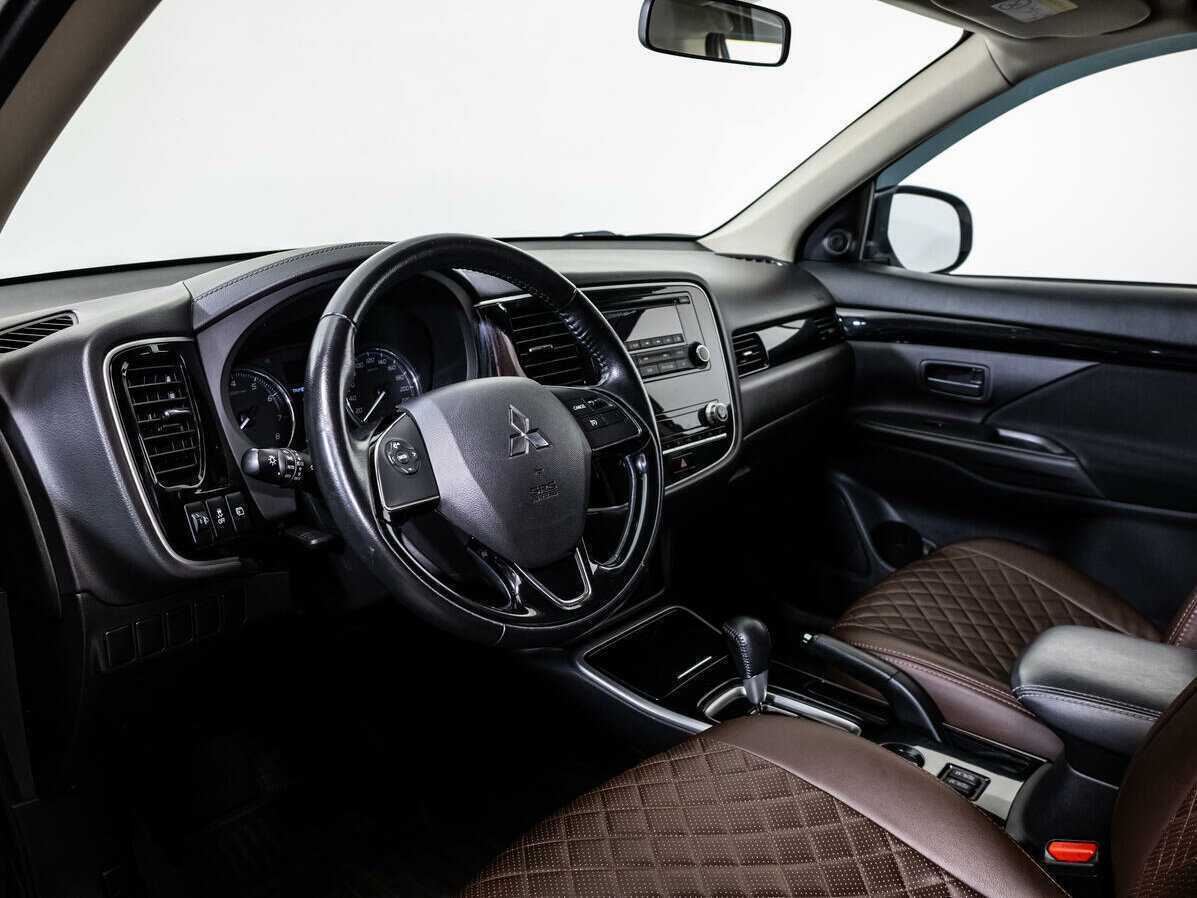 Mitsubishi Outlander 2020