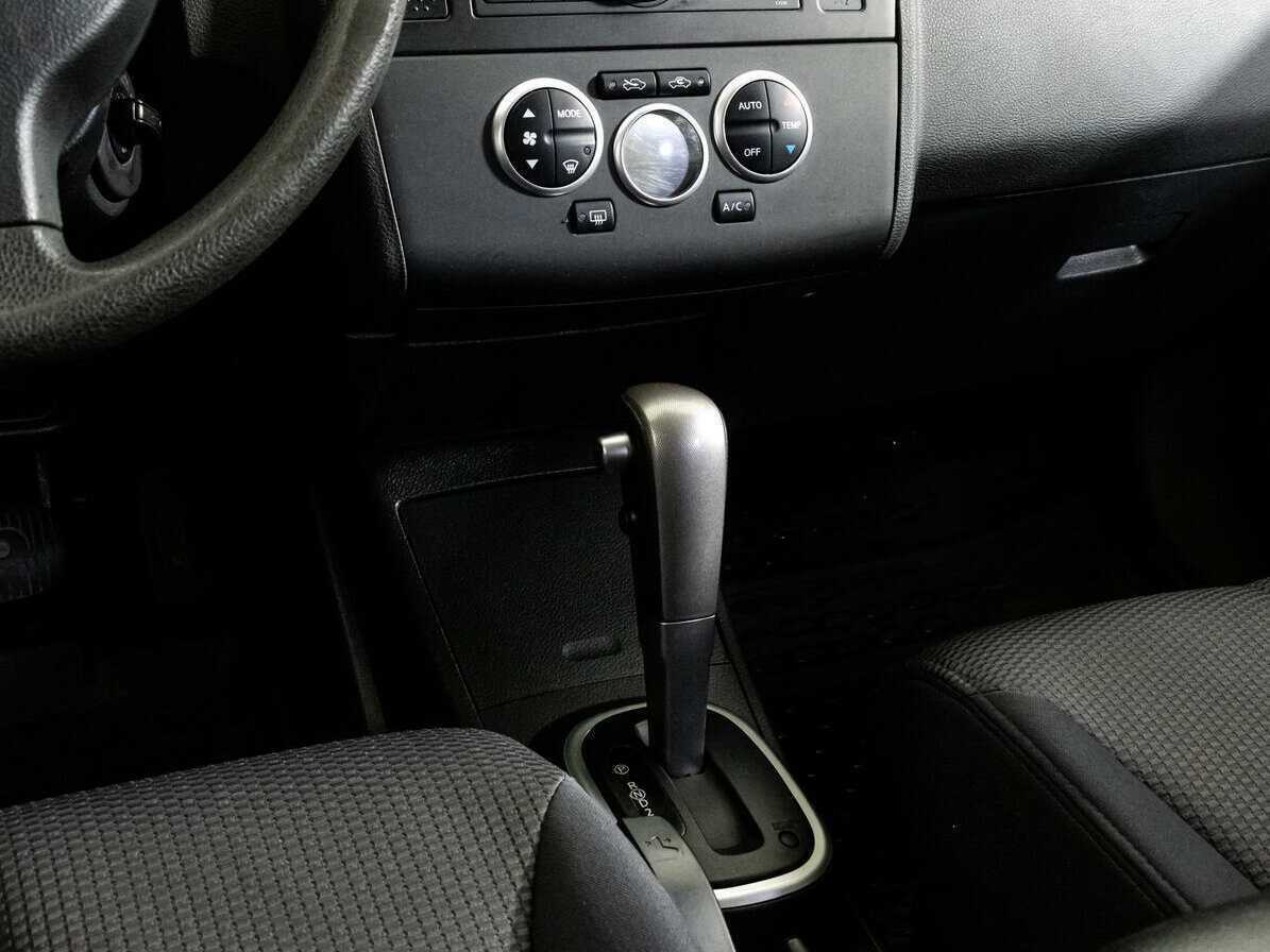 Nissan Tiida 2008
