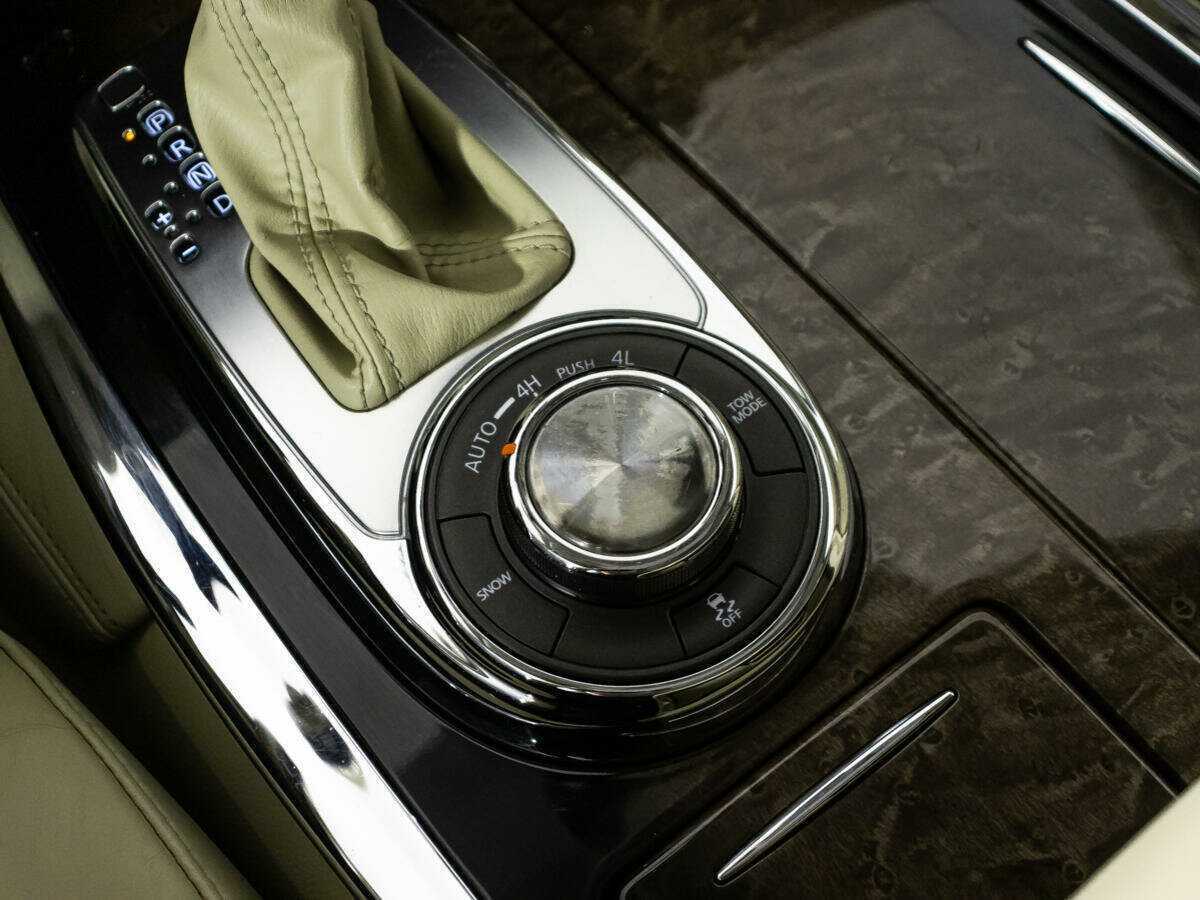 Infiniti QX80 2014