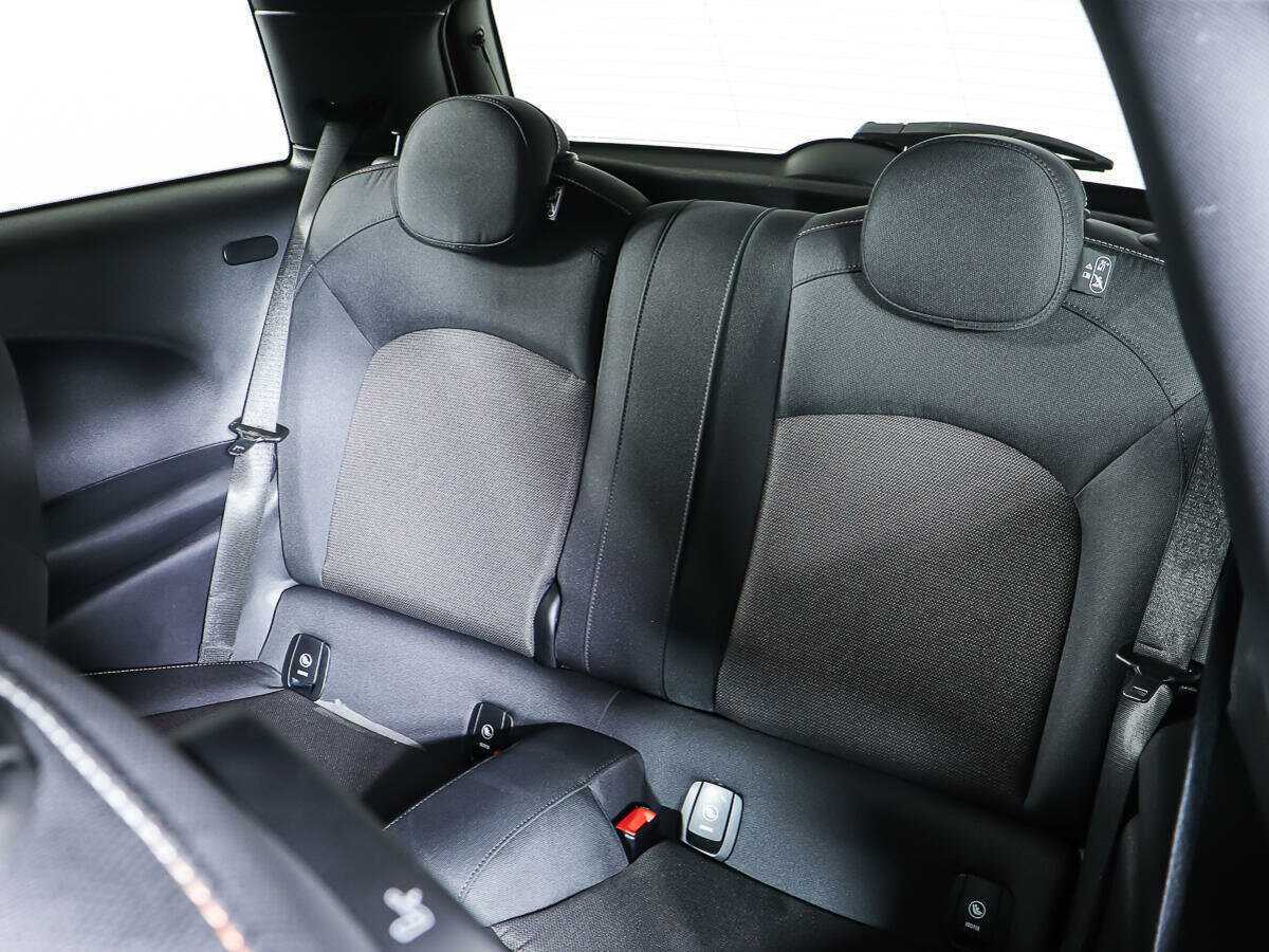 Mini Hatch 2021