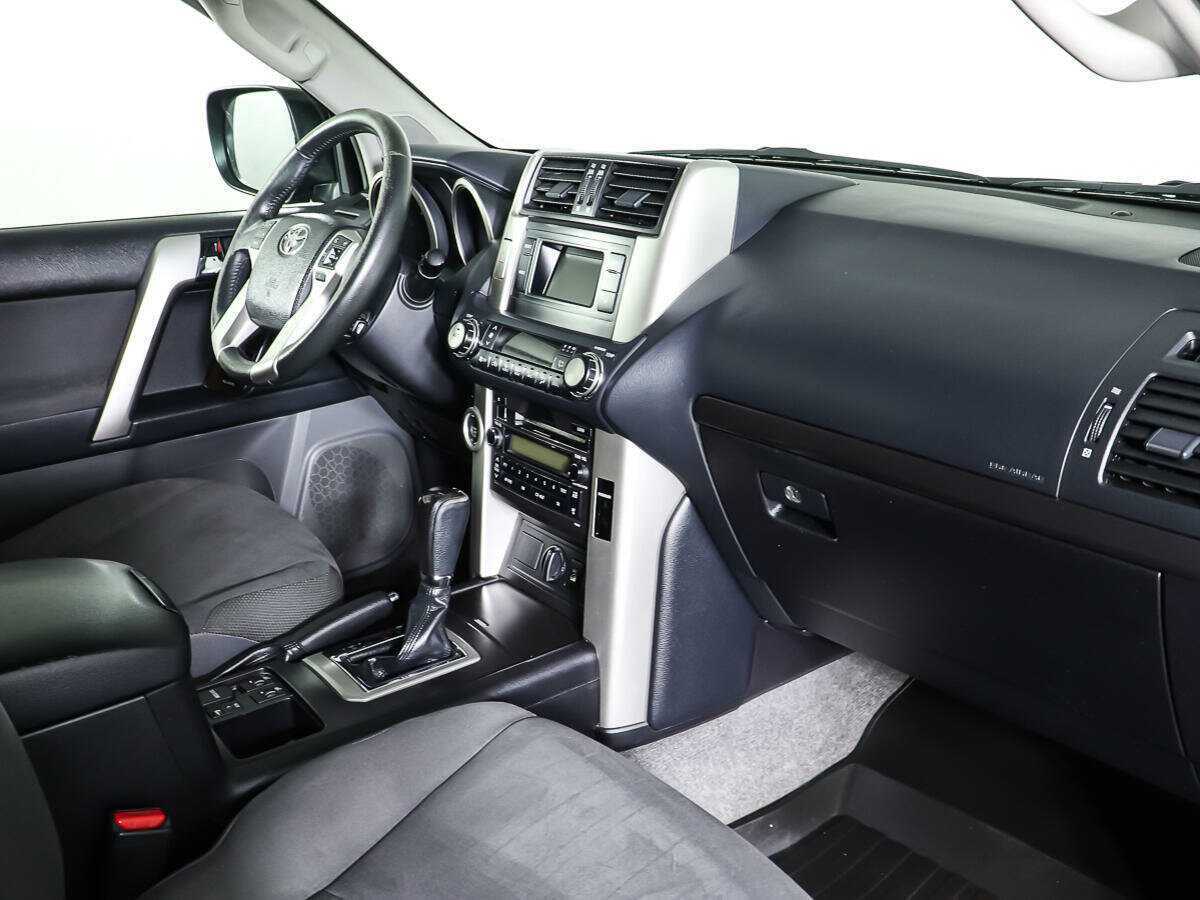 Toyota Land Cruiser Prado 2011