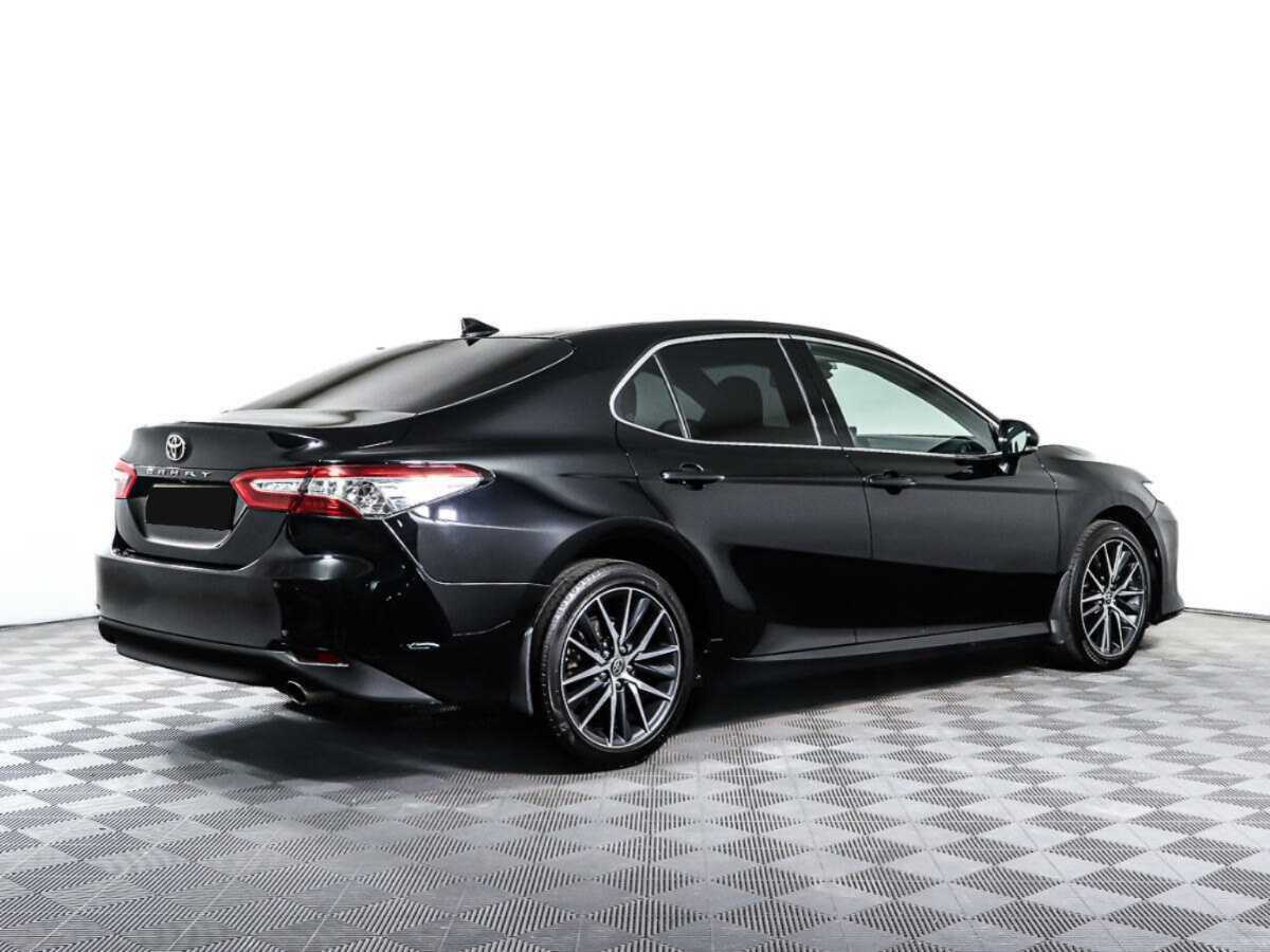Toyota Camry 2021