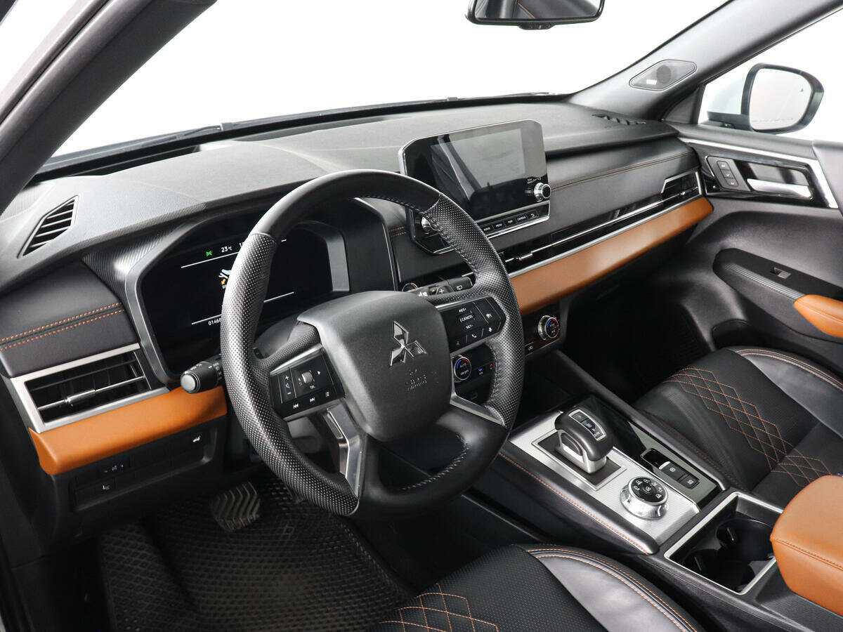 Mitsubishi Outlander 2023