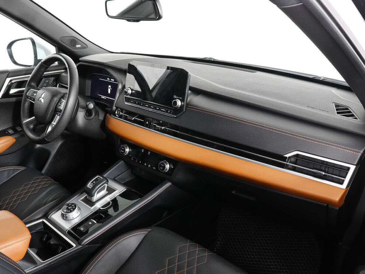 Mitsubishi Outlander 2023