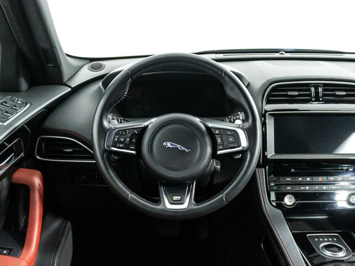 Jaguar F-Pace 2017