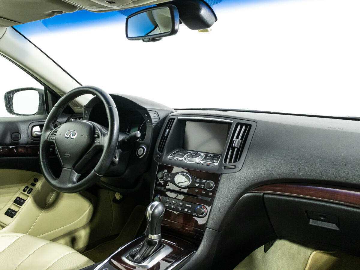 Infiniti G 2012