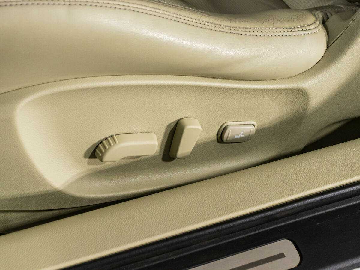 Infiniti G 2012