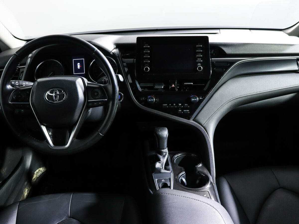 Toyota Camry 2021