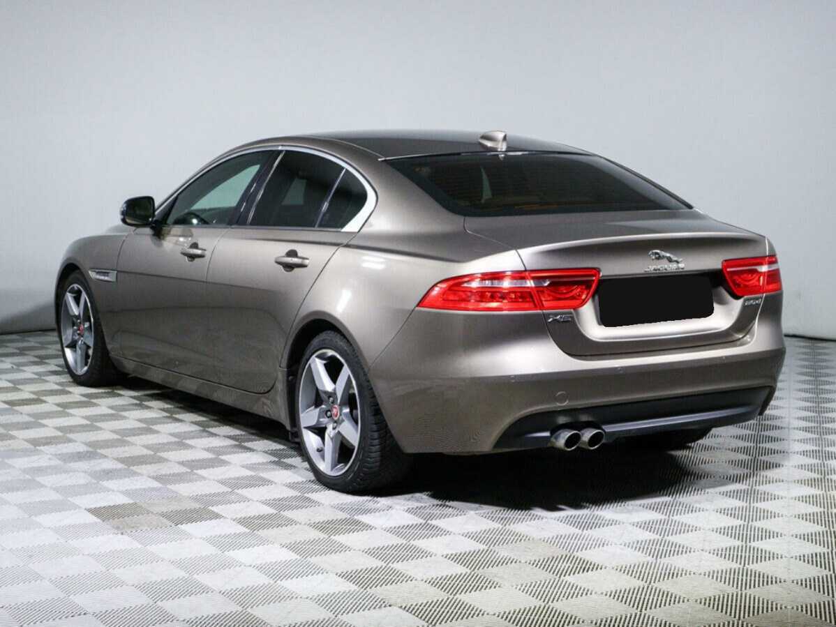 Jaguar XE