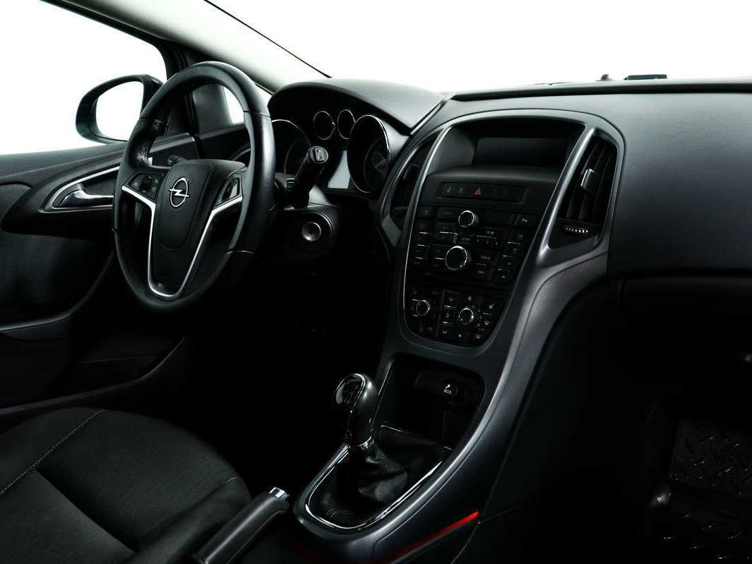 Opel Astra 2012