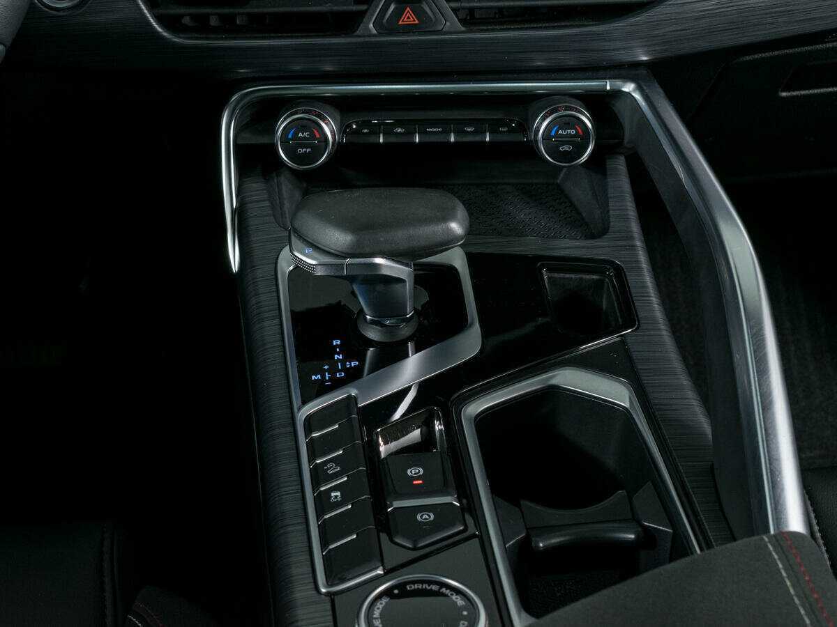 Geely Tugella 2022