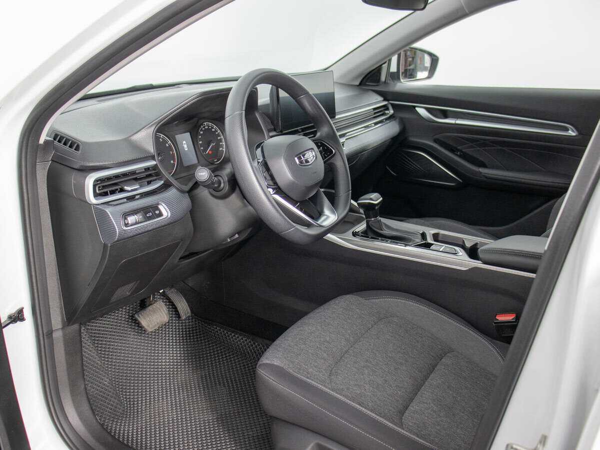 Geely Emgrand 2023