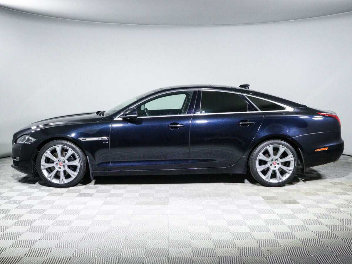 Jaguar XJ