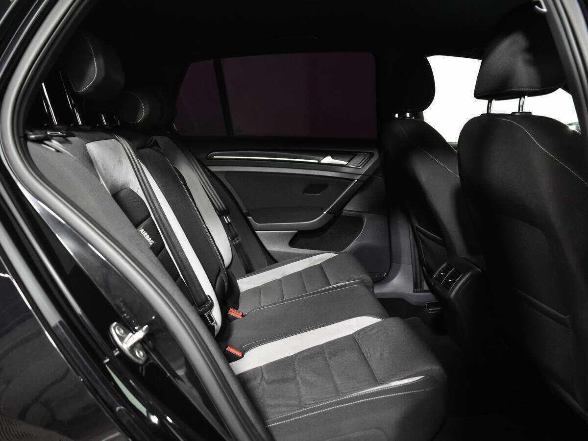 Volkswagen Golf R 2014