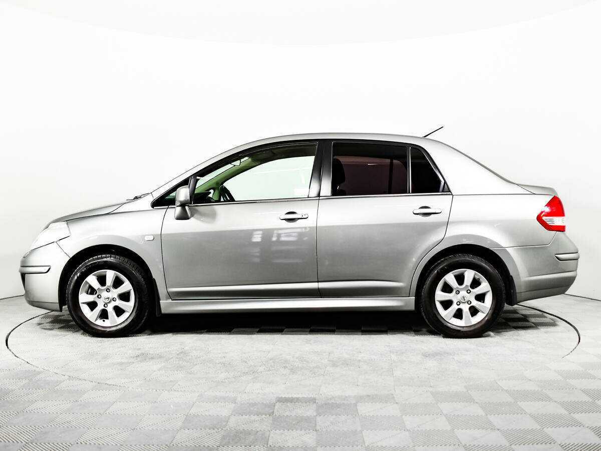 Nissan Tiida 2013