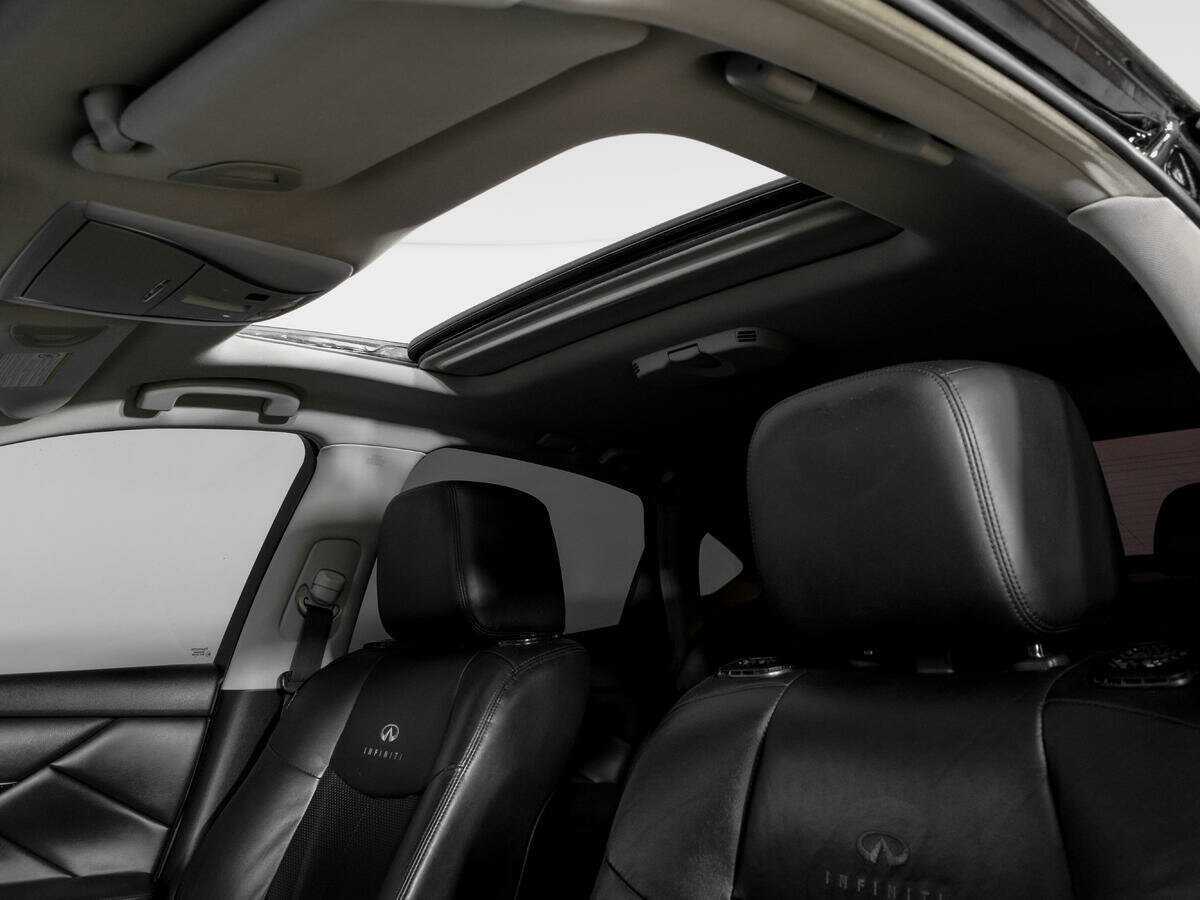 Infiniti M 2010