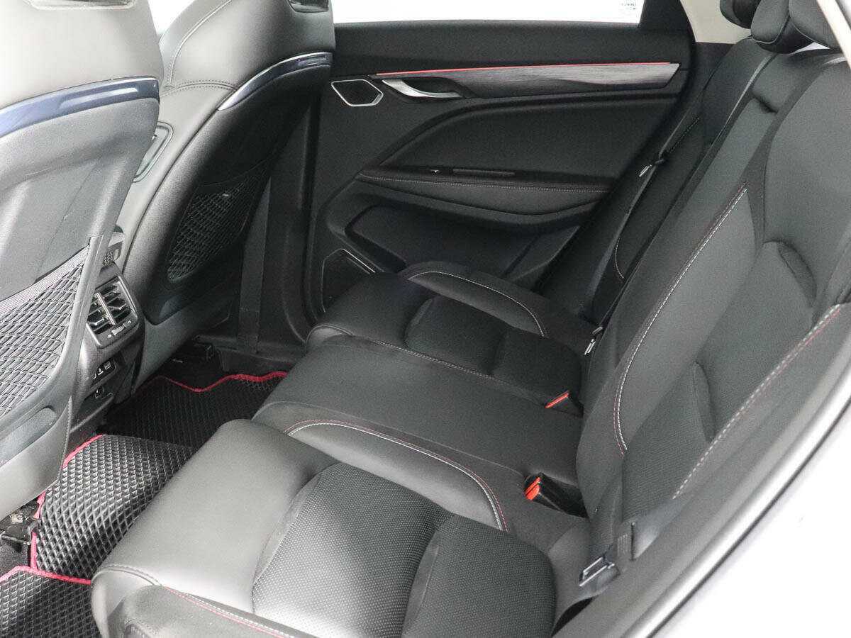 Geely Tugella 2021
