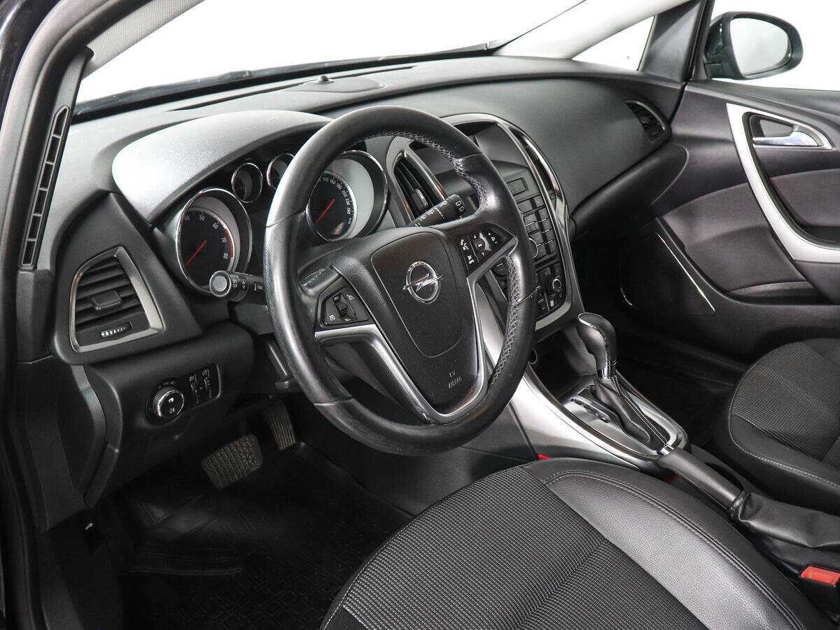 Opel Astra 2011