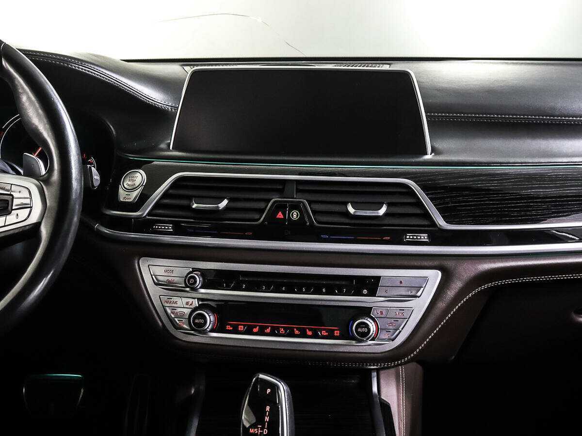 BMW 7 серии 2017