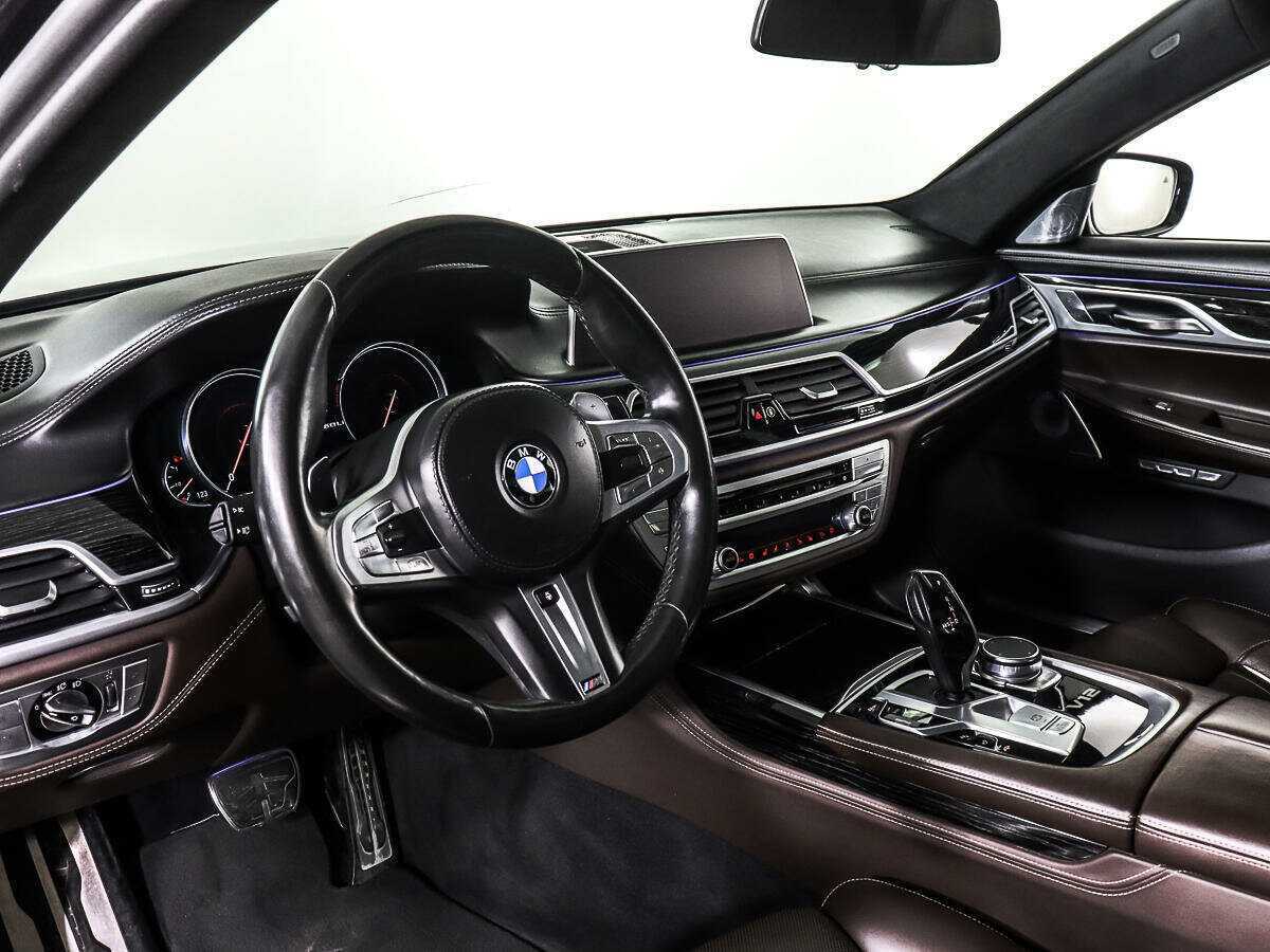BMW 7 серии 2017