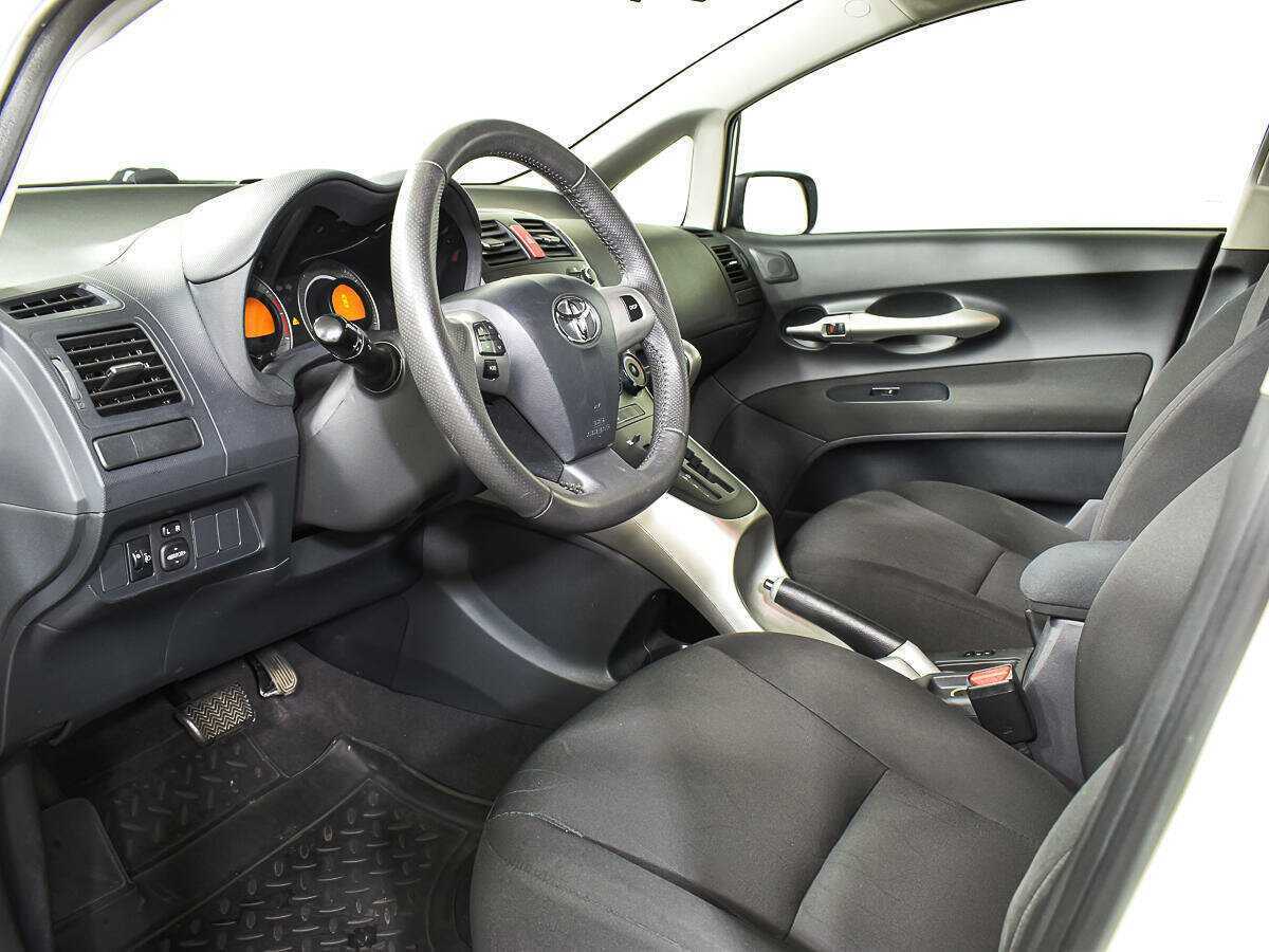 Toyota Auris 2012