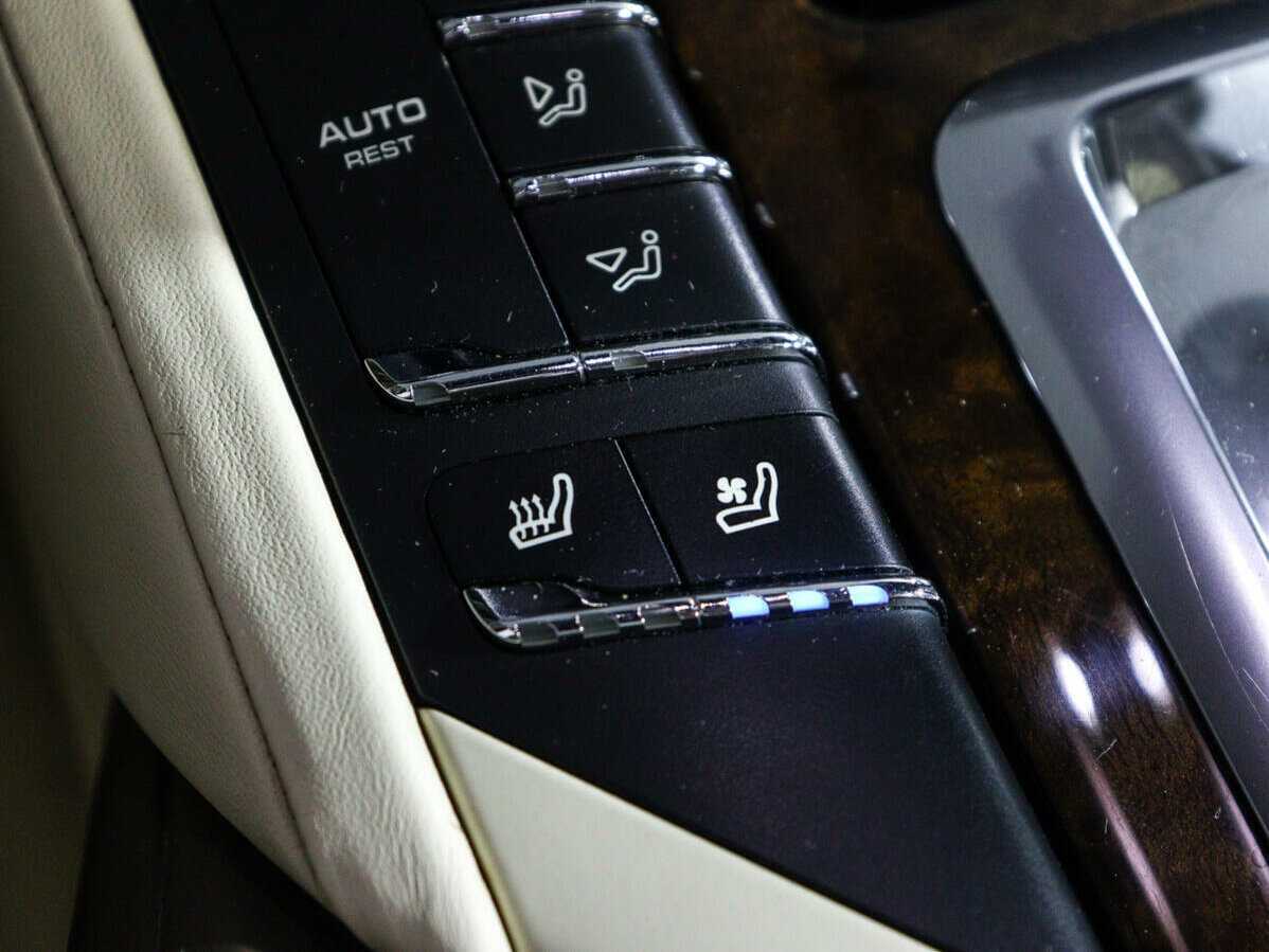 Porsche Cayenne 2011