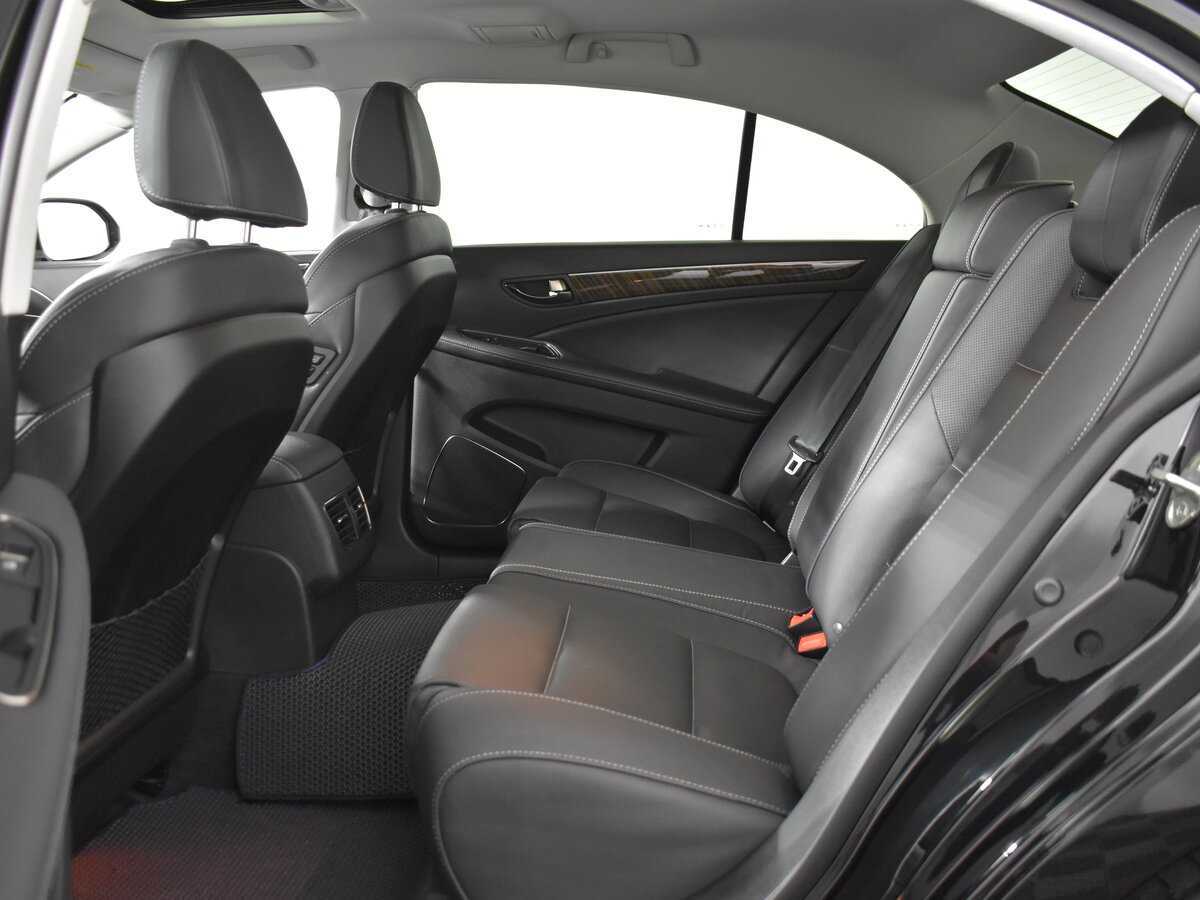 Hongqi H7