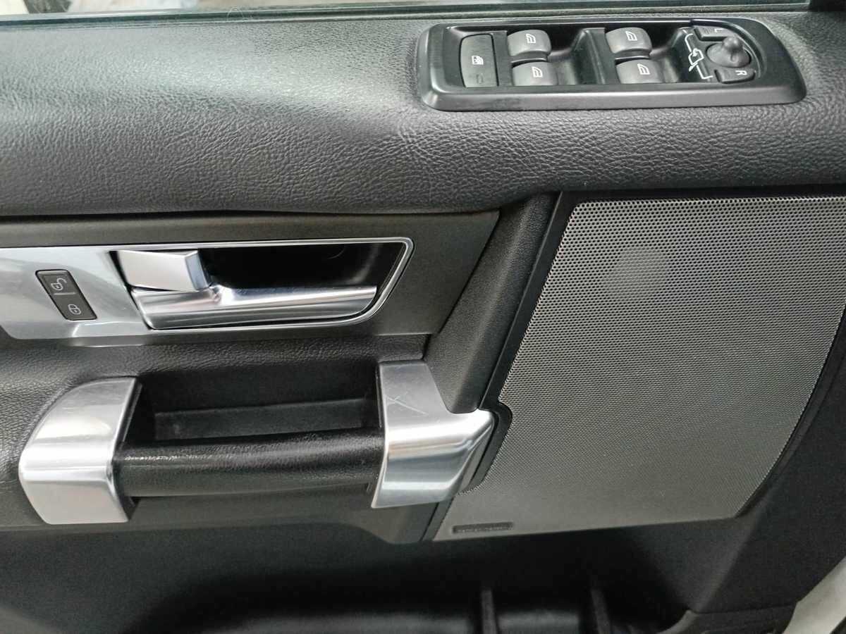 Land Rover Discovery 2013