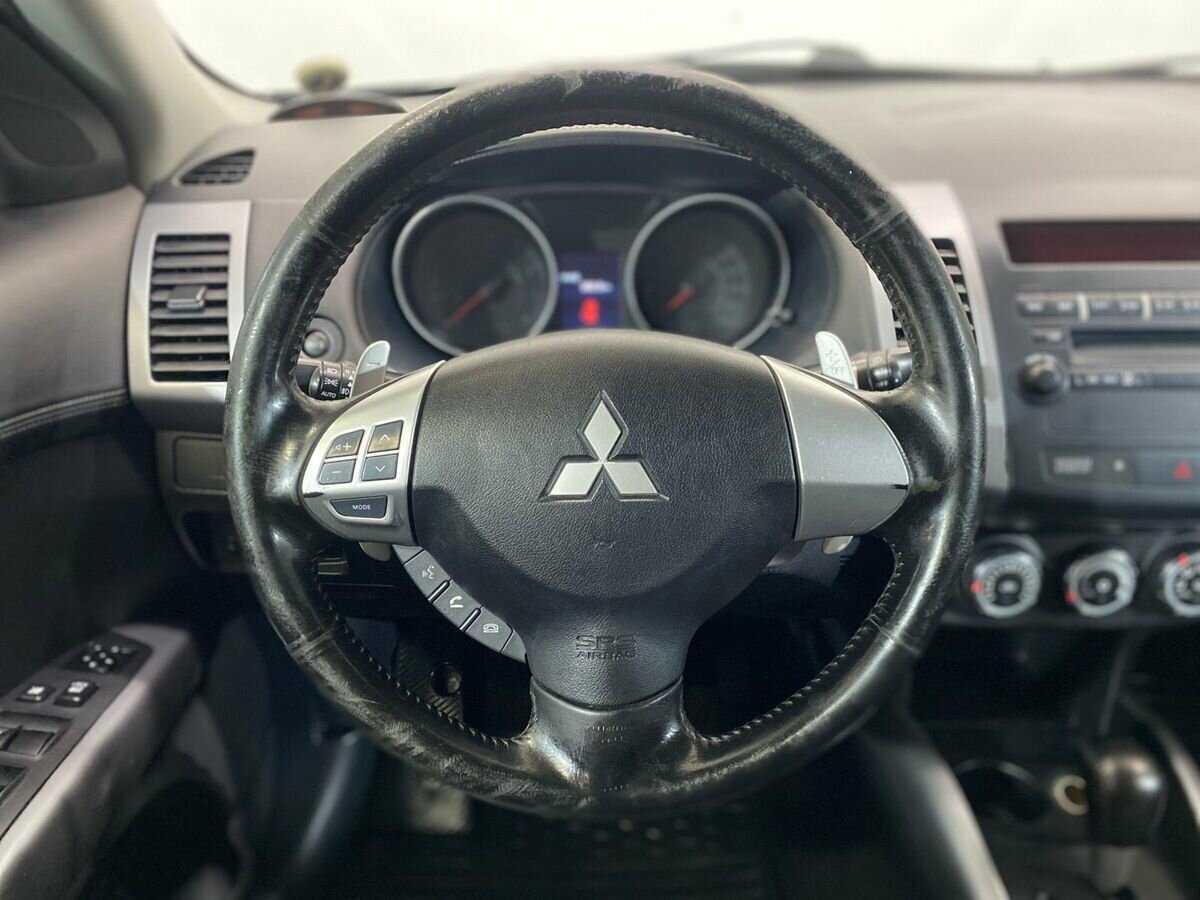 Mitsubishi Outlander 2011