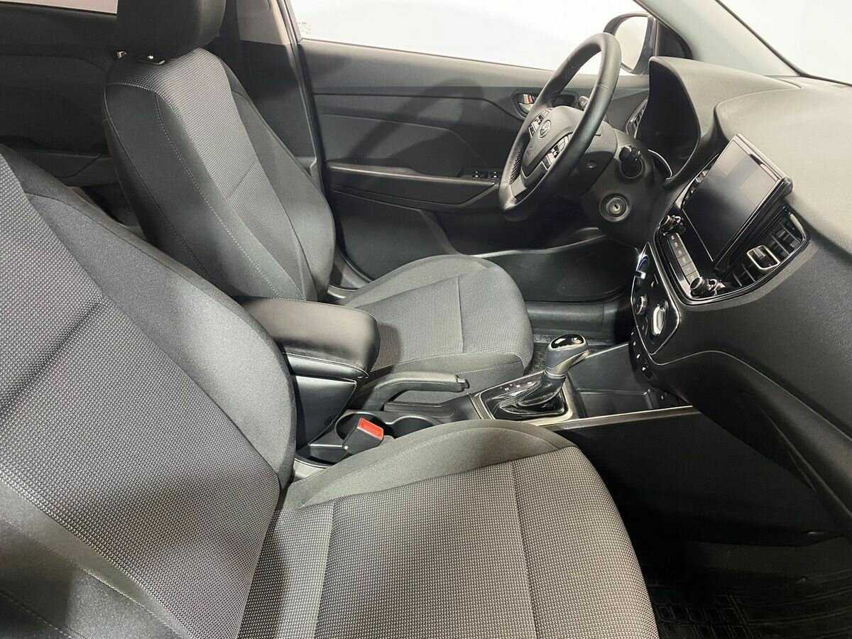 Hyundai Solaris 2022