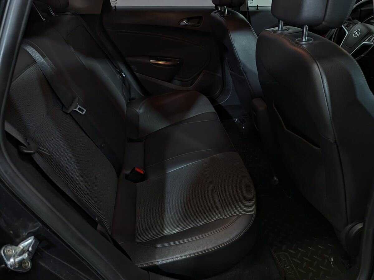 Opel Astra 2011