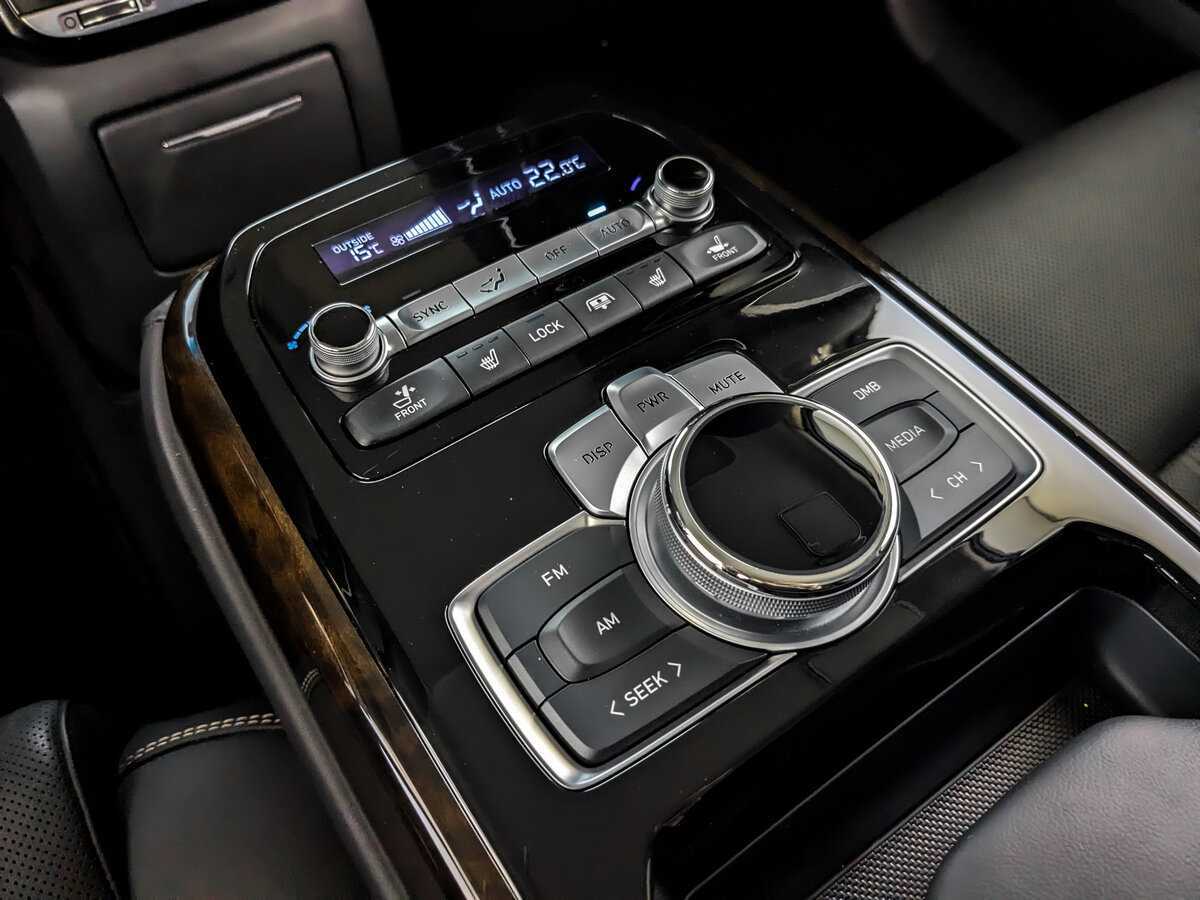 Genesis G90 2019